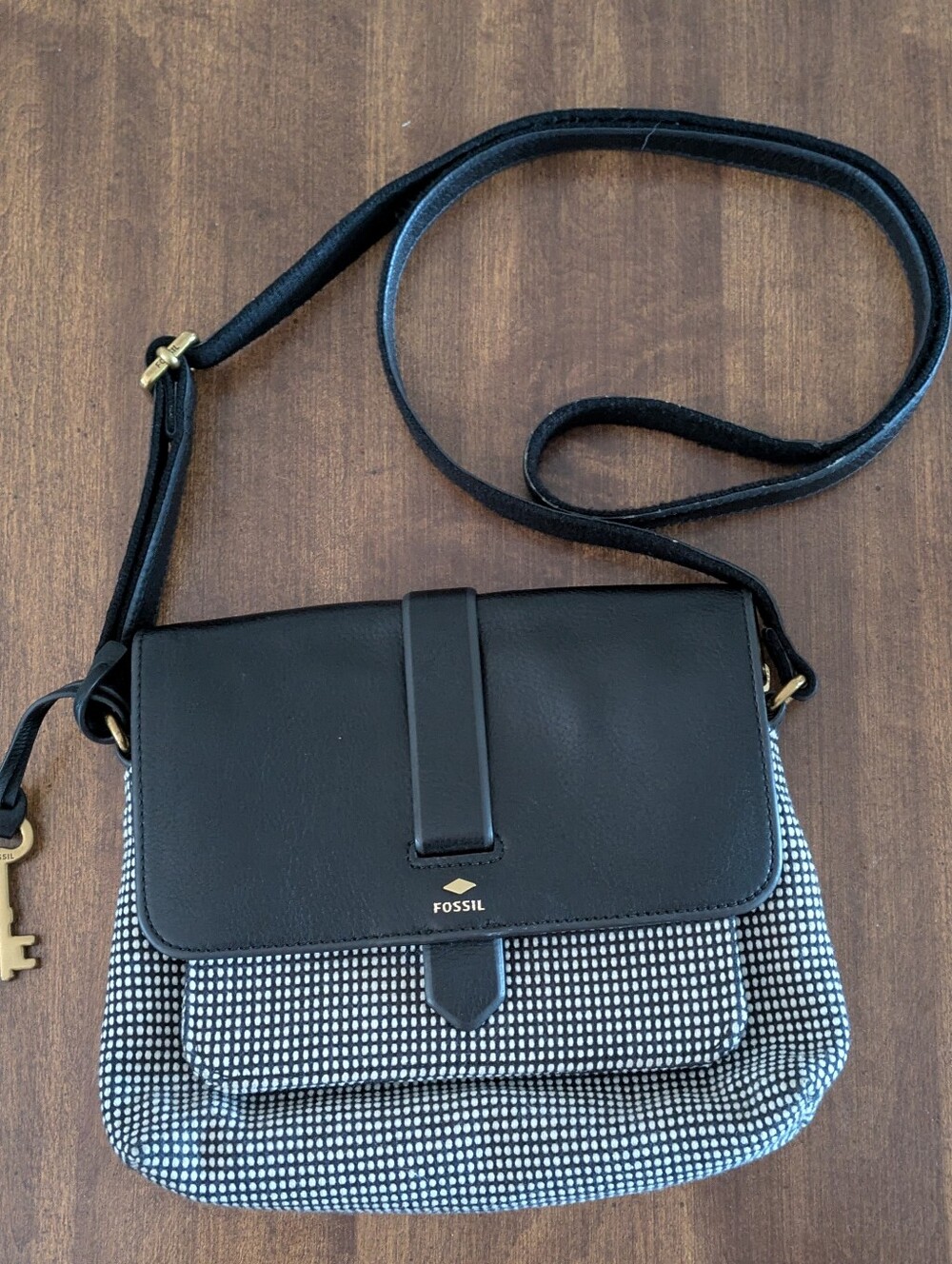 Fossil Kinley Small Crossbody Black And White Microdot, Key Included